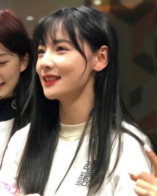 吃瓜硬糖少女,揭秘校园里的甜蜜与苦涩